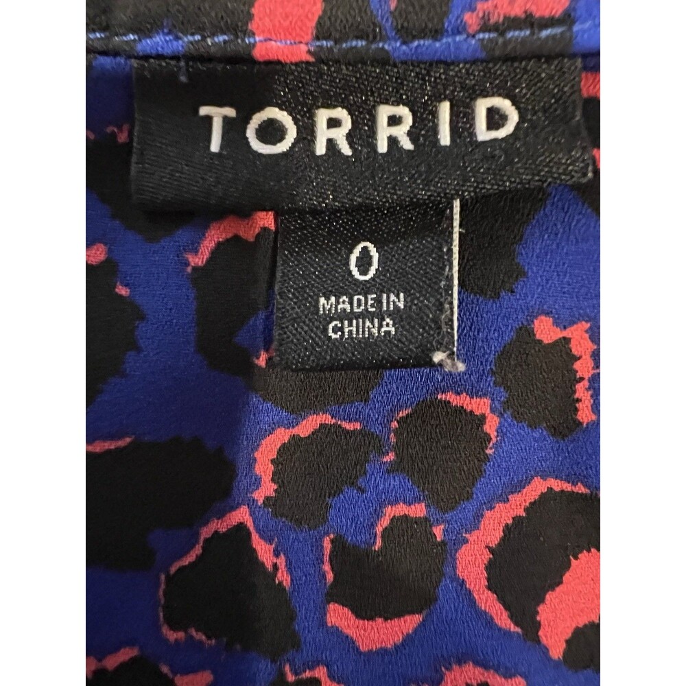 Torrid Size 0 Blue Pink Cheetah Print Blouse Top Career Lightweight Large 12 - Picture 6 of 8